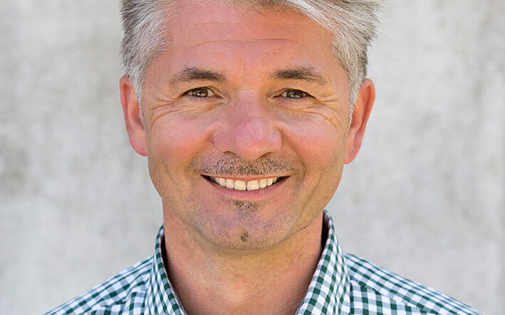 Auf dem Bild sieht man Klaus